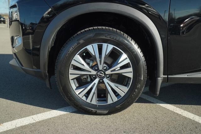 Used 2023 Nissan Rogue SV image 11