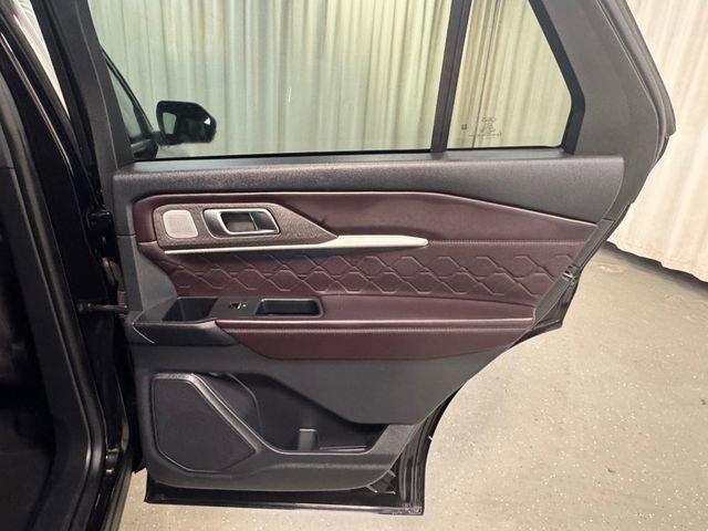 Used 2025 Ford Explorer Platinum w/ LUX Leather Package AWD/4WD image 39