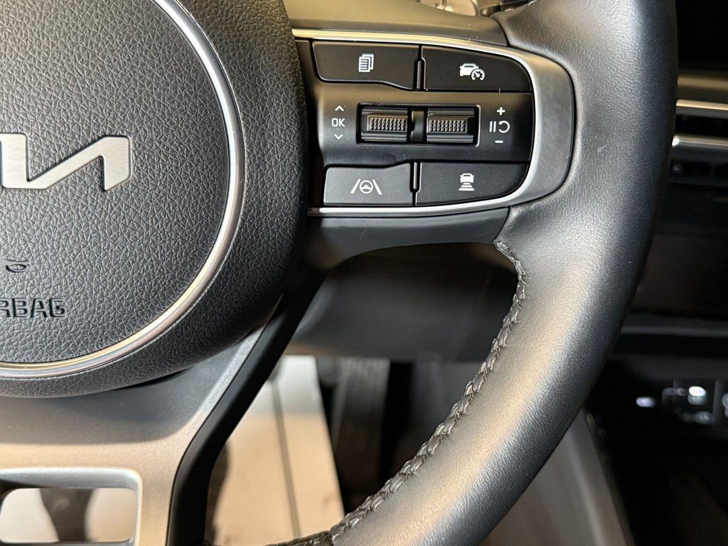 Used 2025 Kia K5 GT w/ GT1 Package image 12