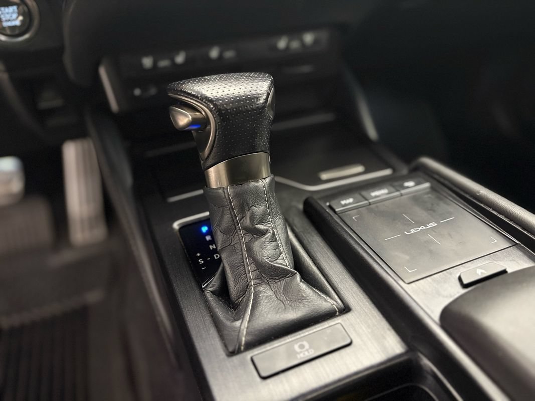 Used 2020 Lexus ES 350 F Sport w/ Accessory Package FWD image 31