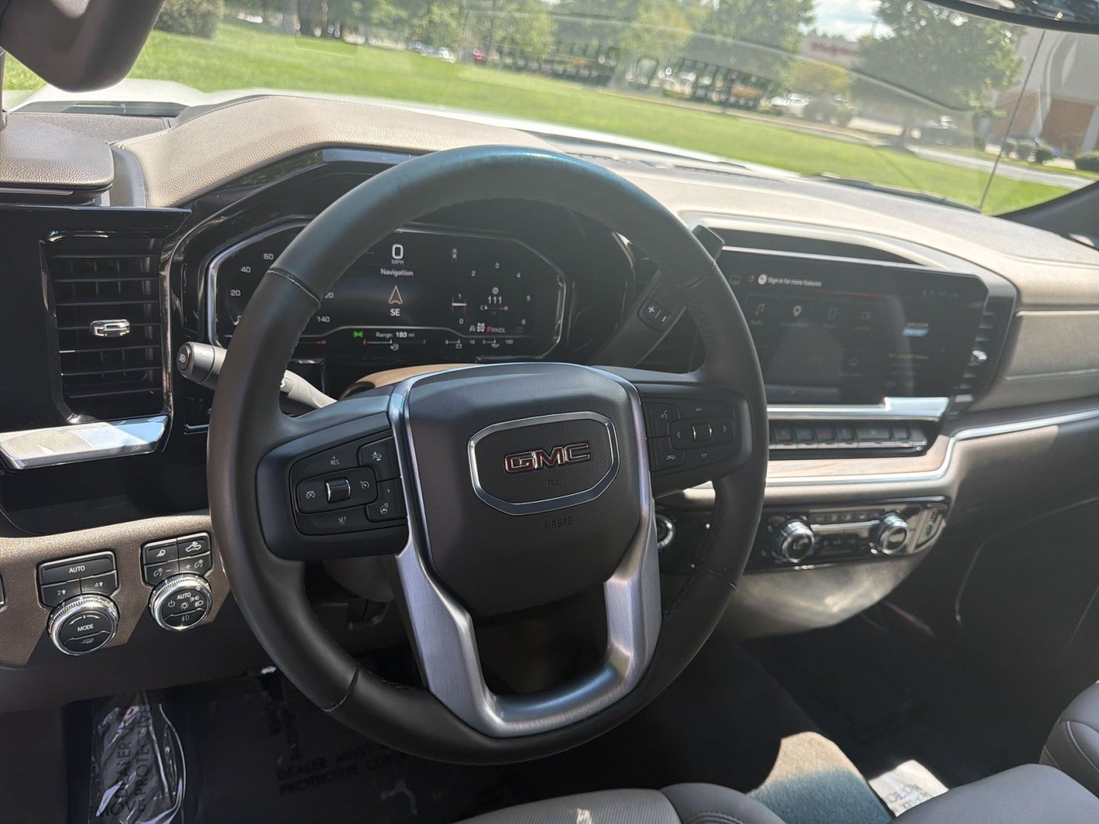 Used 2025 GMC Sierra 1500 SLT AWD/4WD image 16