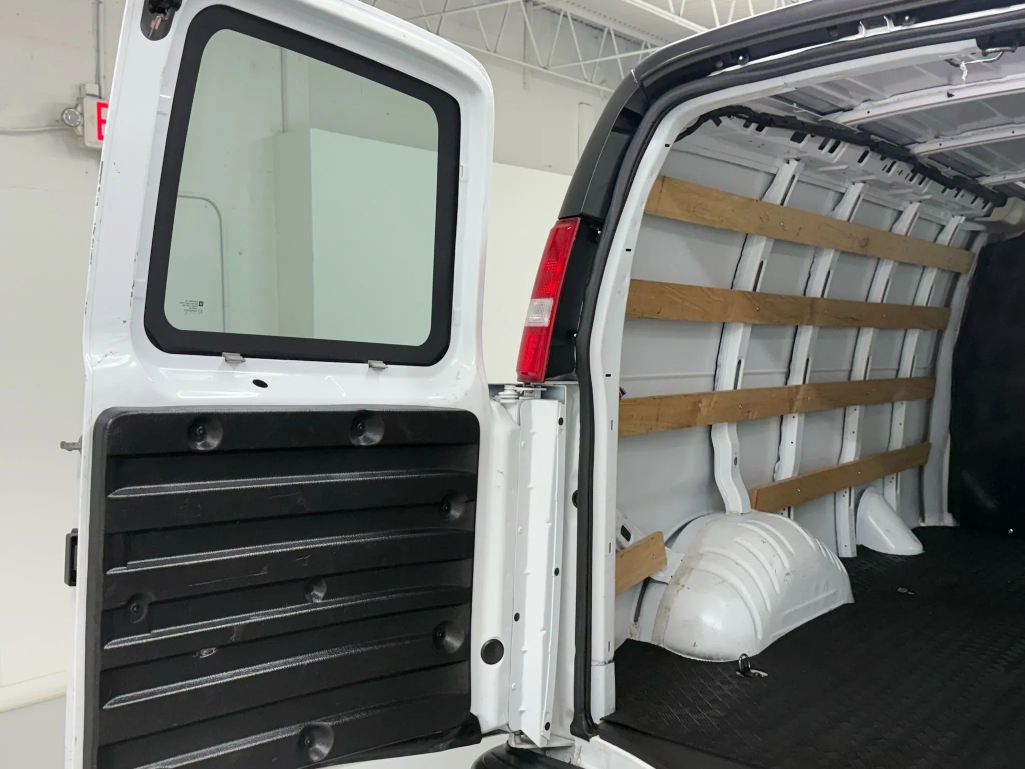 Used 2021 Chevrolet Express 2500 w/ Driver Convenience Package image 35