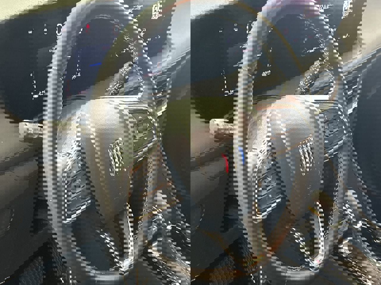 Used 2025 Buick Encore GX Preferred image 13