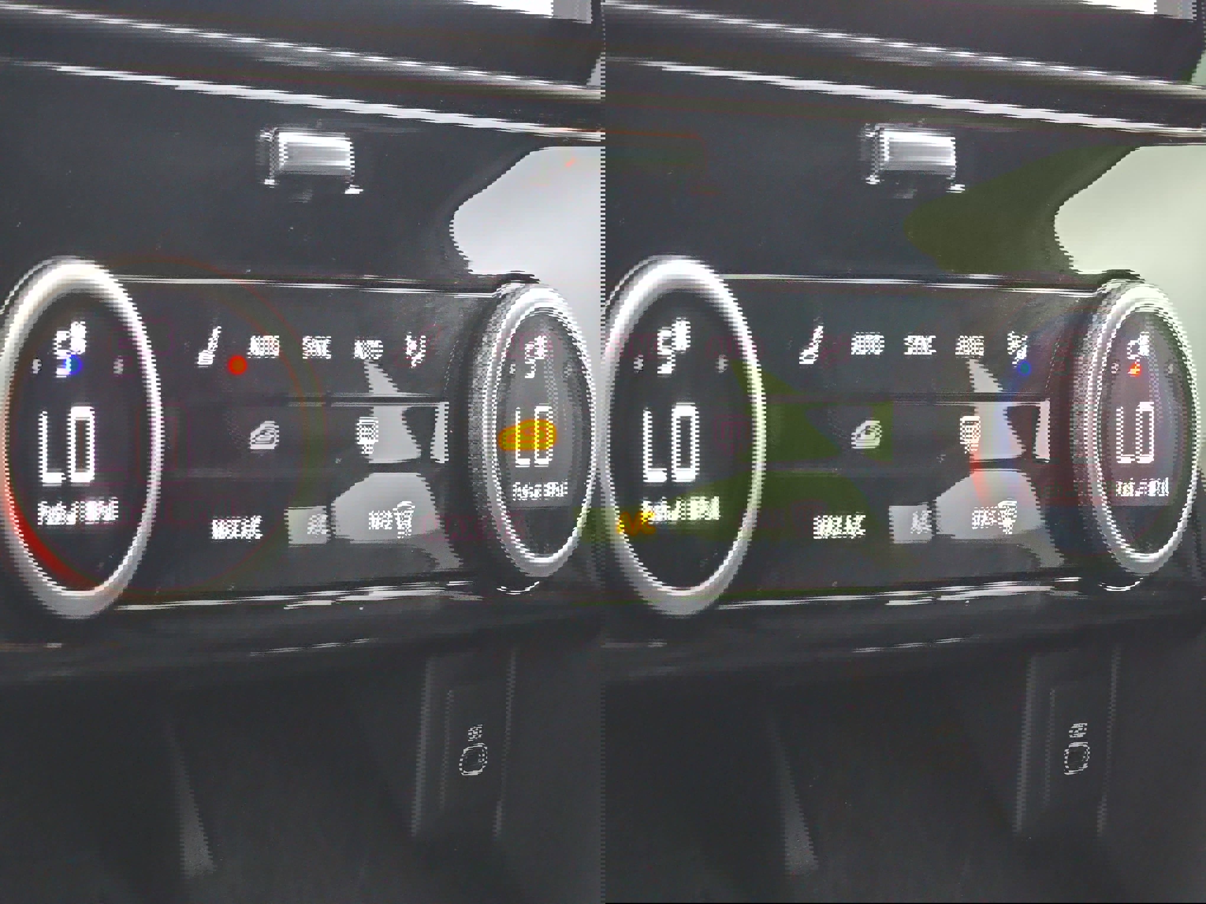 Certified 2025 Land Rover Discovery S image 25