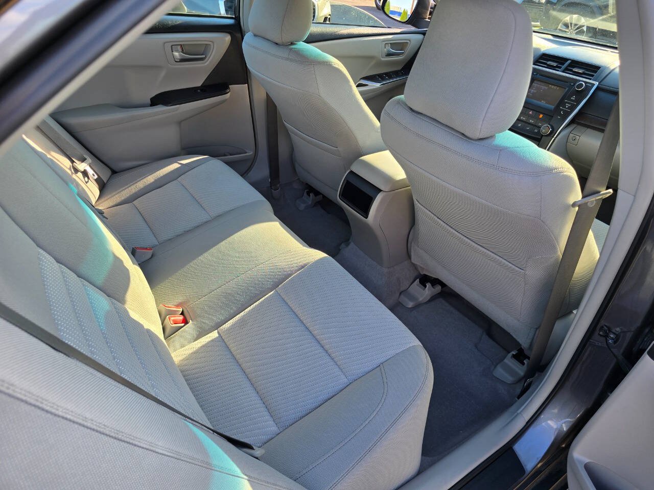 Used 2016 Toyota Camry LE FWD image 27