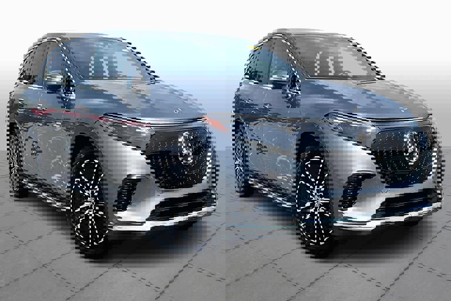 Used 2023 Mercedes-Benz EQS 450+ SUV image 2