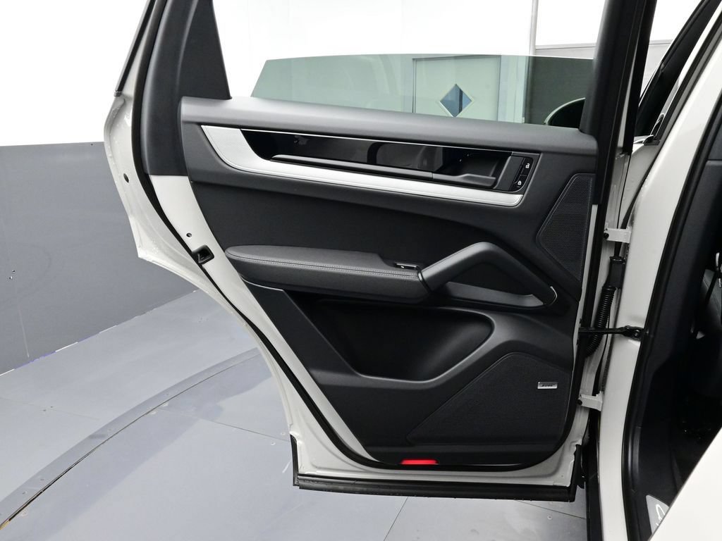 Certified 2026 Porsche Cayenne AWD/4WD image 12