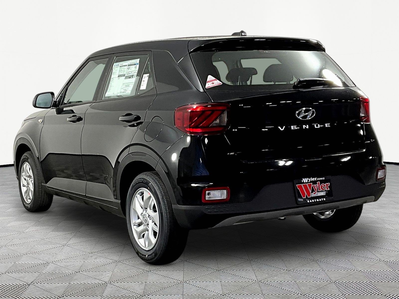 New 2026 Hyundai Venue SE FWD image 4
