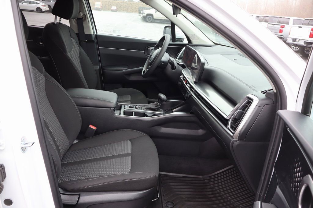 Used 2024 Kia Sorento LX image 19