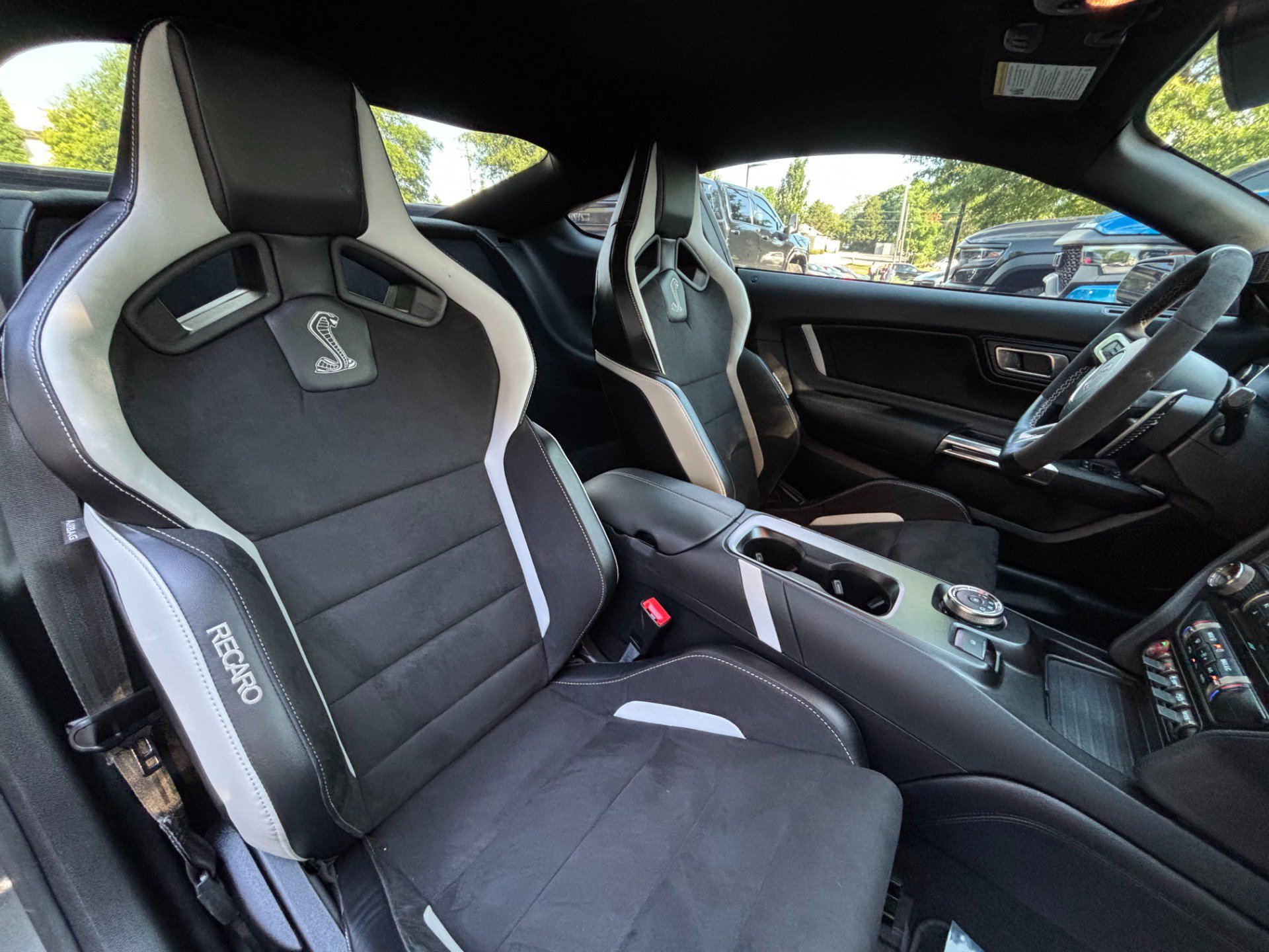 Used 2020 Ford Mustang Shelby GT500 w/ Carbon Fiber Track Pack RWD image 31