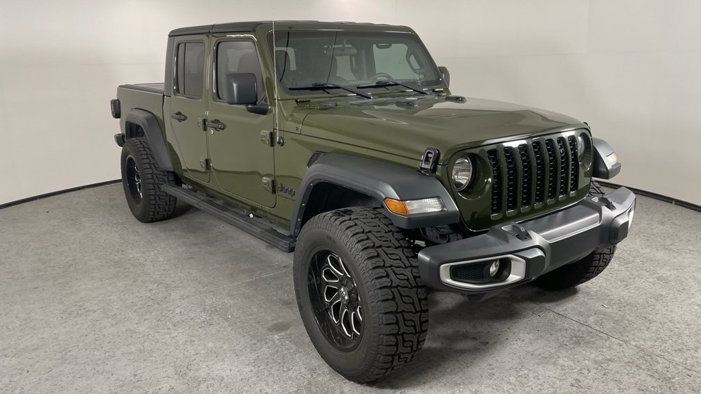 Used 2023 Jeep Gladiator Sport w/ Off Road Group