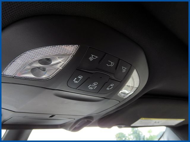 Used 2025 Chrysler Pacifica Limited FWD image 22