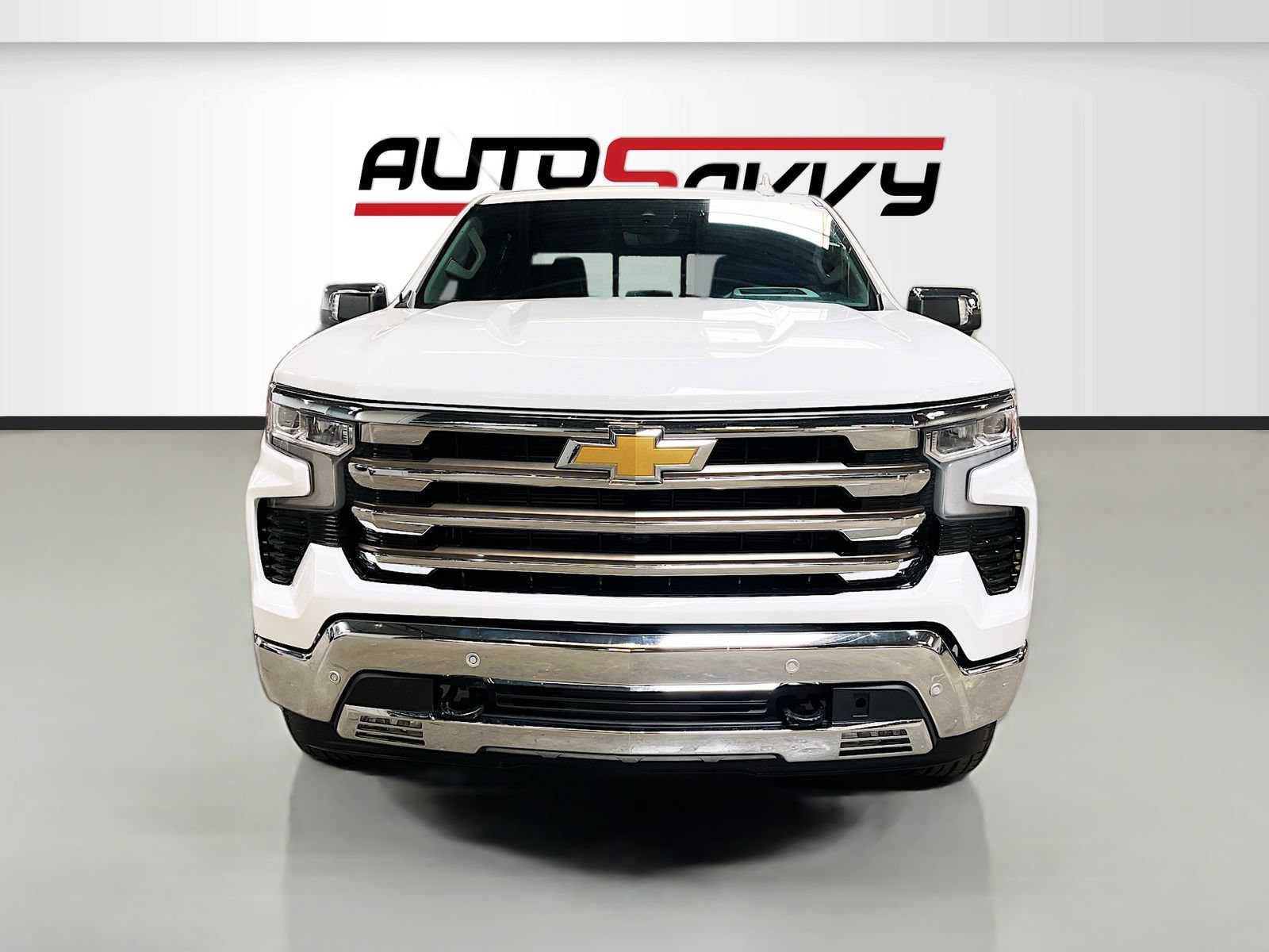 Used 2025 Chevrolet Silverado 1500 LTZ w/ LTZ Premium Package AWD/4WD image 2