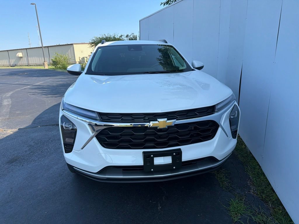 New 2026 Chevrolet Trax LT w/ Driver Confidence Package FWD image 10