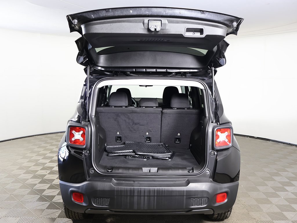 Used 2023 Jeep Renegade Latitude image 13