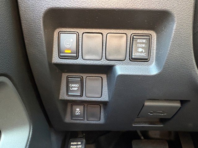 Used 2022 Nissan Frontier SV image 12
