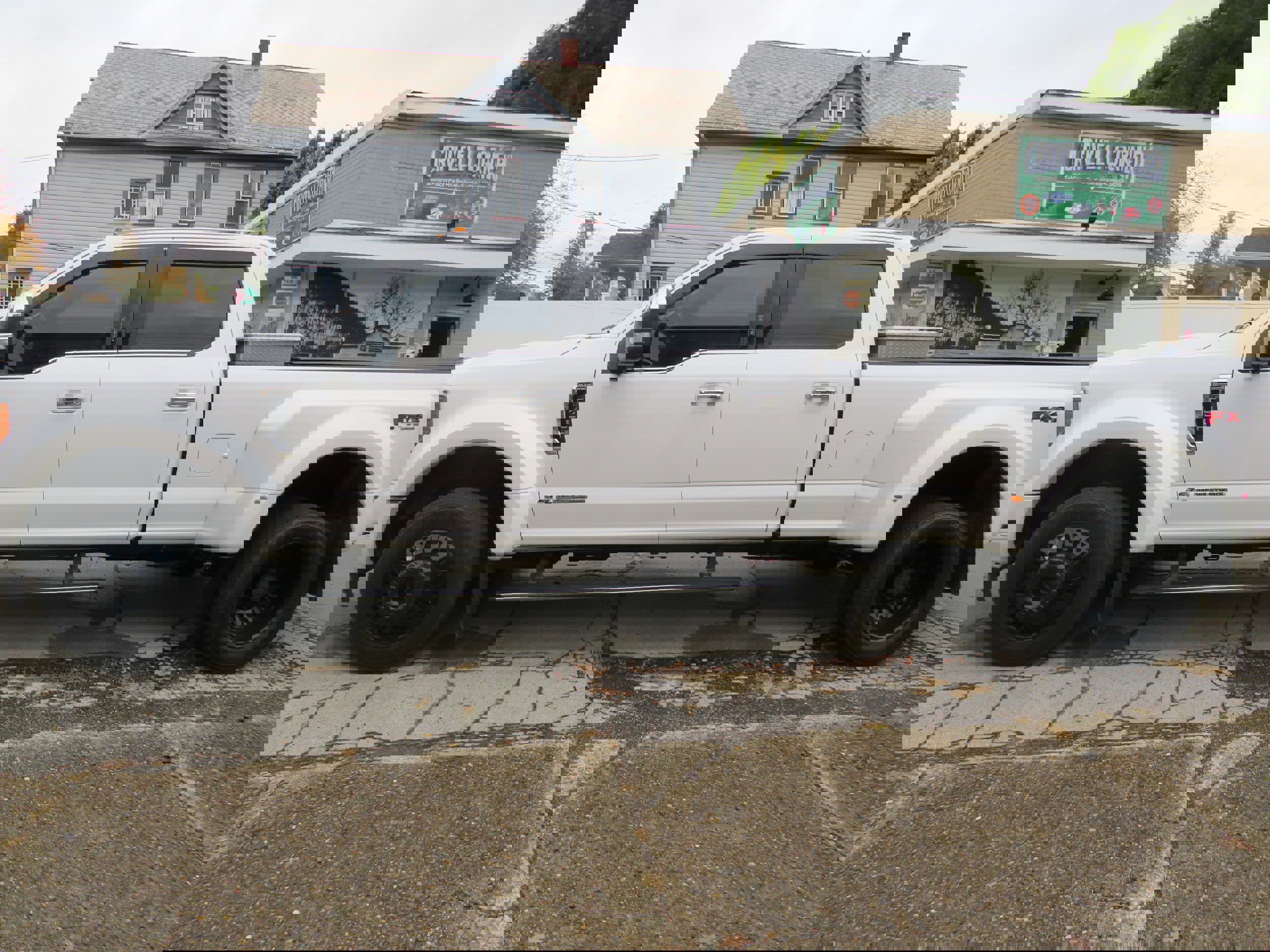 Used 2018 Ford F450 Platinum w/ Platinum Ultimate Package image 4