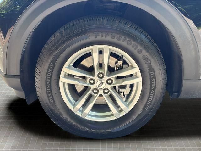 Used 2021 Ford Explorer XLT w/ Class III Trailer Tow Package AWD/4WD image 29
