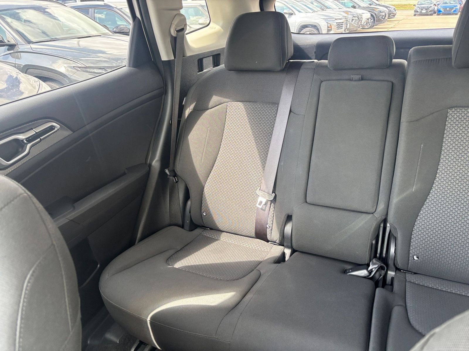 Used 2025 Kia Sportage LX image 38