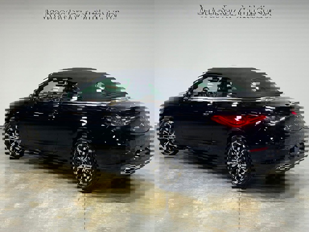 Used 2025 Mercedes-Benz CLE 300 4MATIC Cabriolet image 3