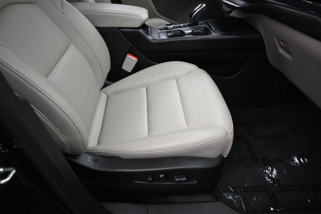 Used 2023 Cadillac XT4 Luxury FWD image 44