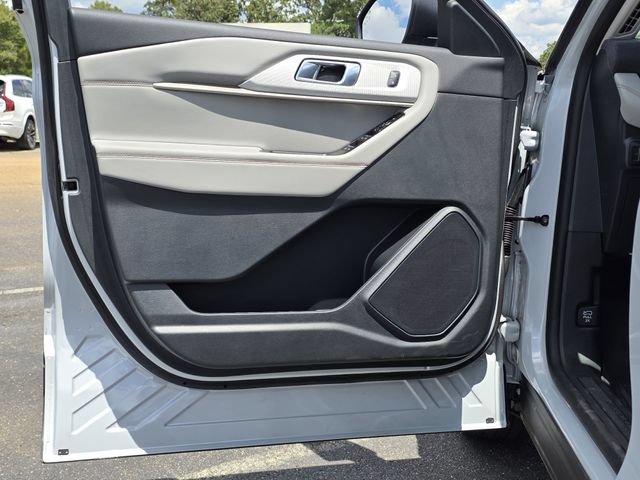 Certified 2026 Ford Explorer Active w/ Active Comfort Package RWD image 17