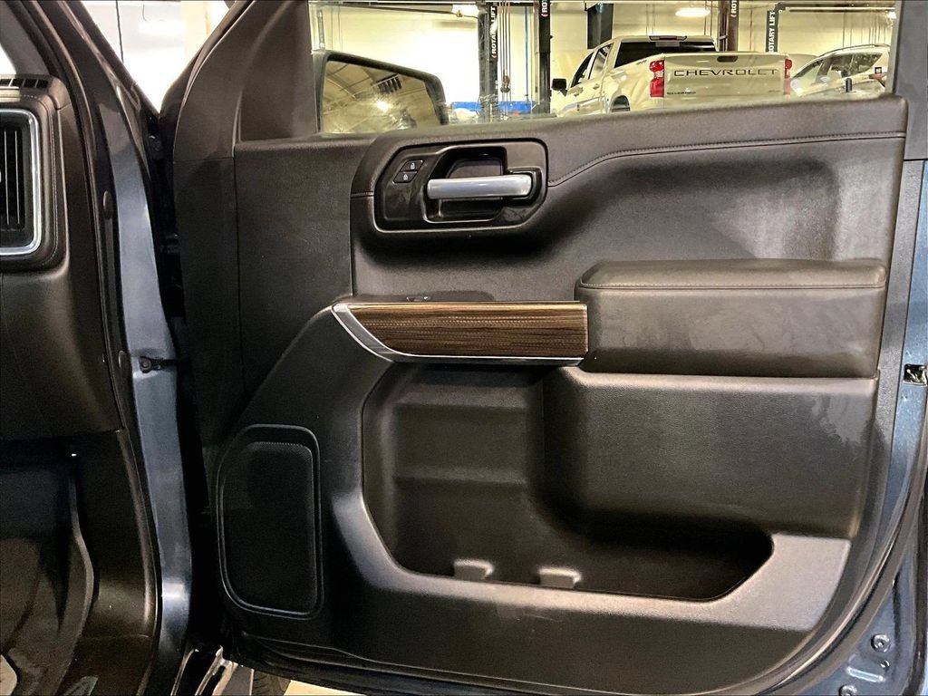 Used 2021 Chevrolet Silverado 1500 LT AWD/4WD image 12