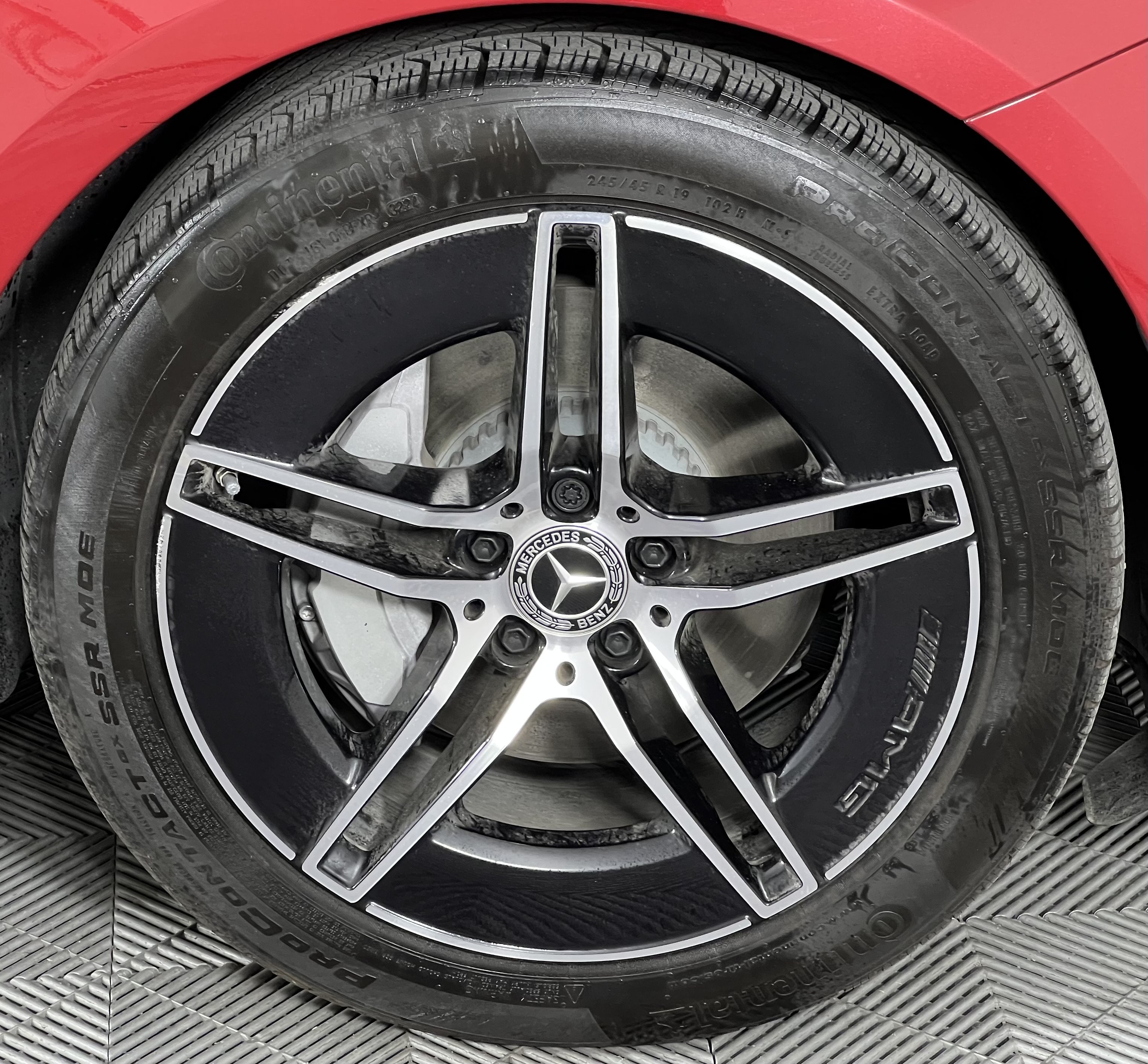 Used 2025 Mercedes-Benz E 350 4MATIC Sedan image 15