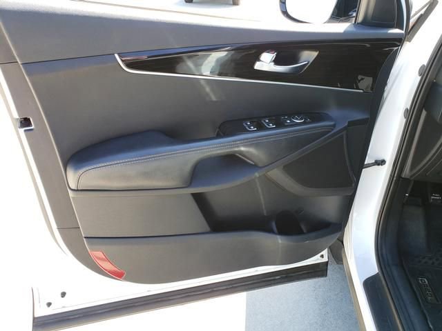 Used 2019 Kia Sorento LX image 11