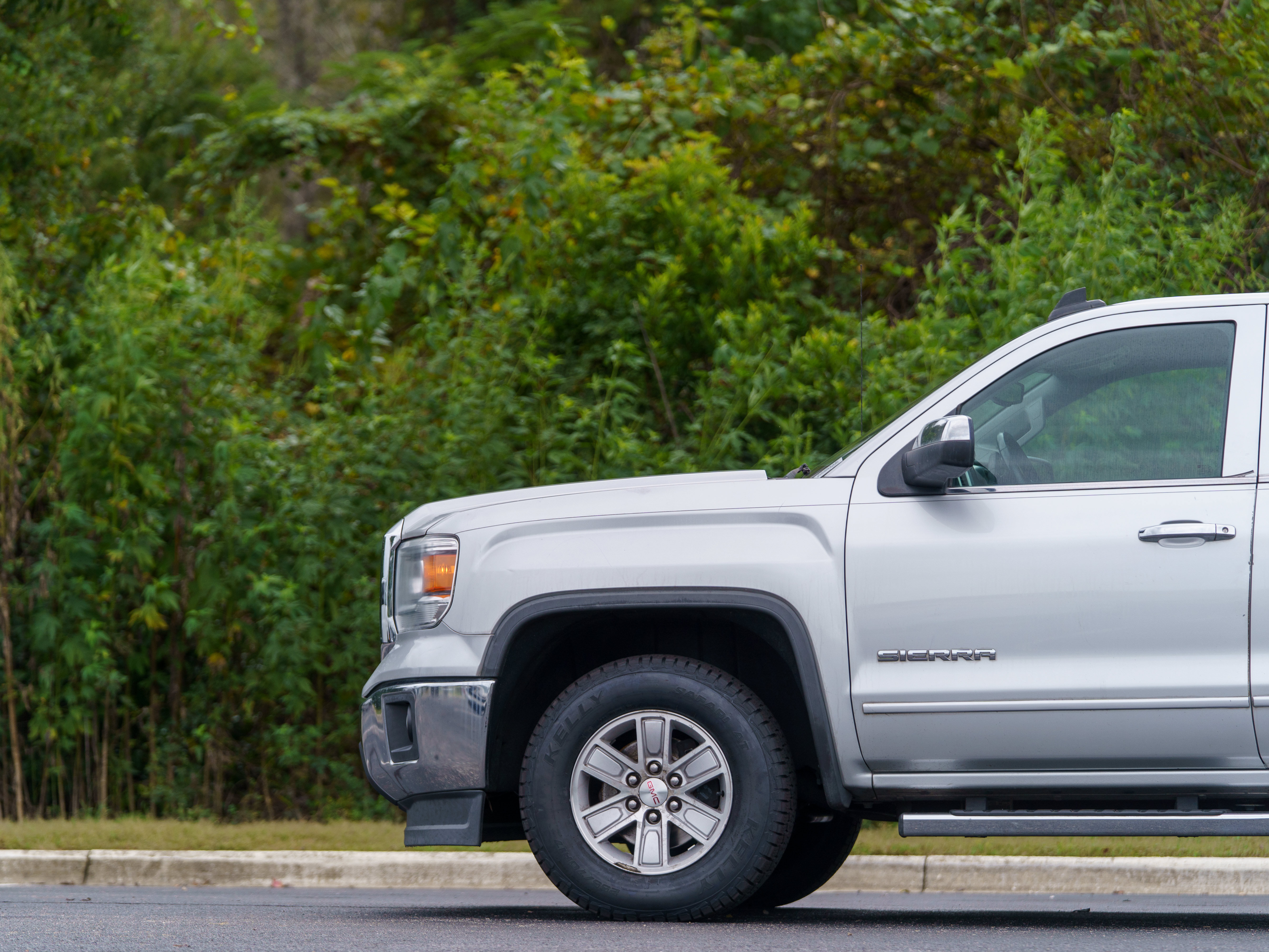 Used 2015 GMC Sierra 1500 SLE w/ SLE Value Package RWD image 6