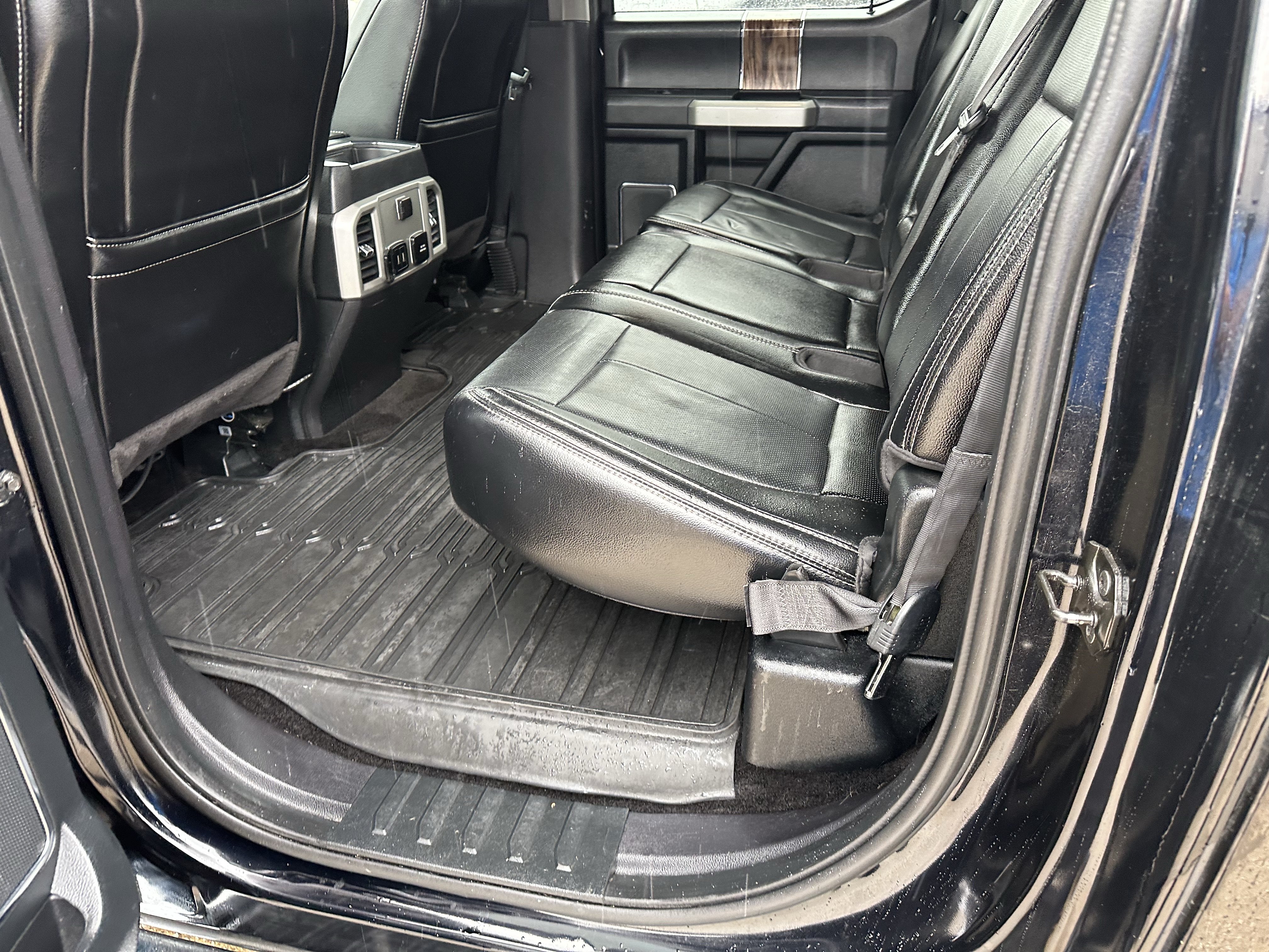 Used 2018 Ford F150 Lariat RWD image 9