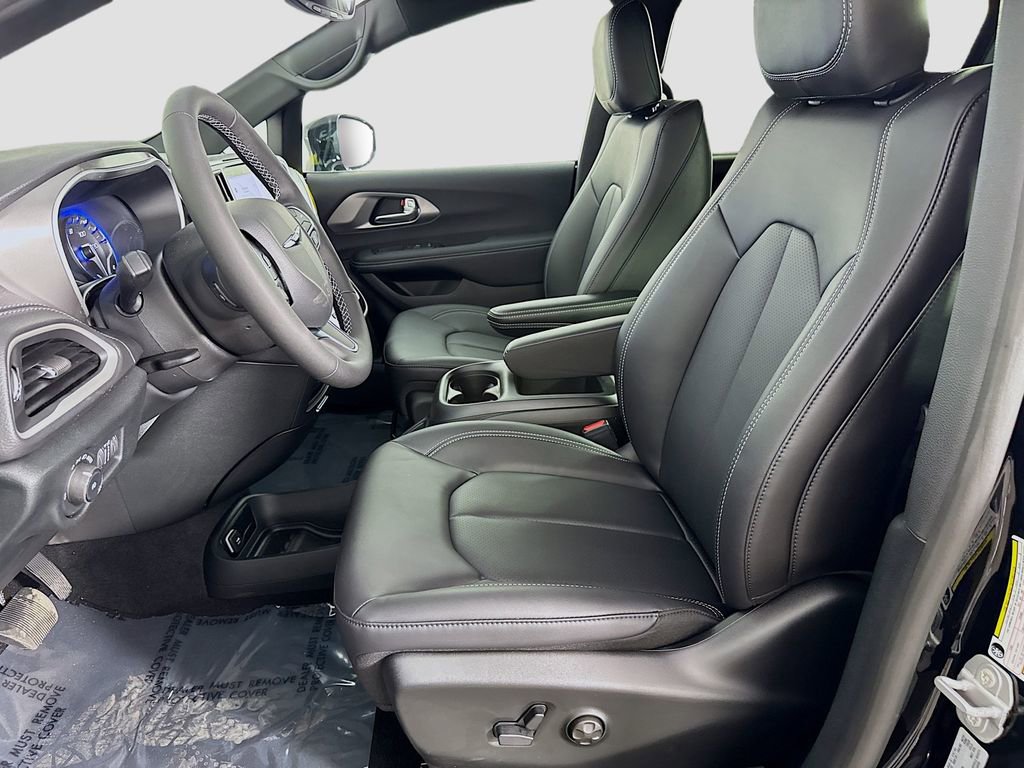 New 2026 Chrysler Pacifica Select image 10