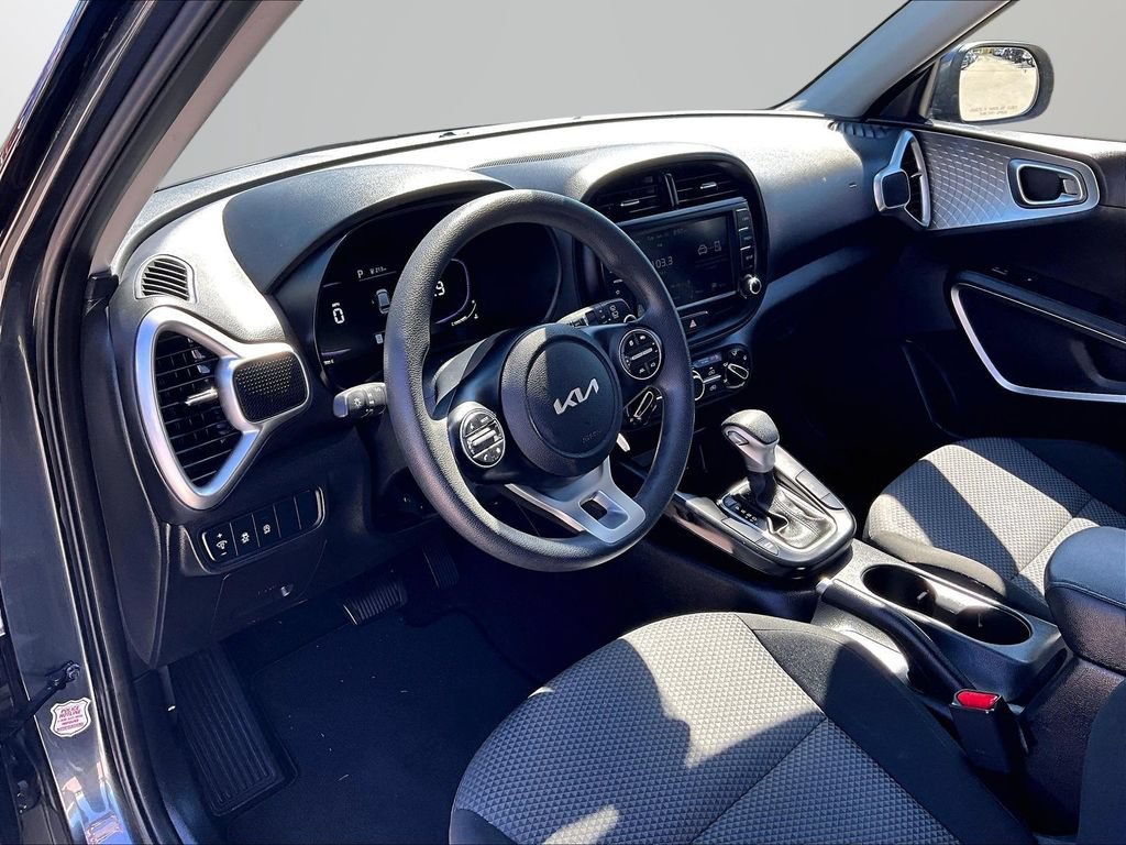 Used 2023 Kia Soul LX w/ Option Group 015 FWD image 15