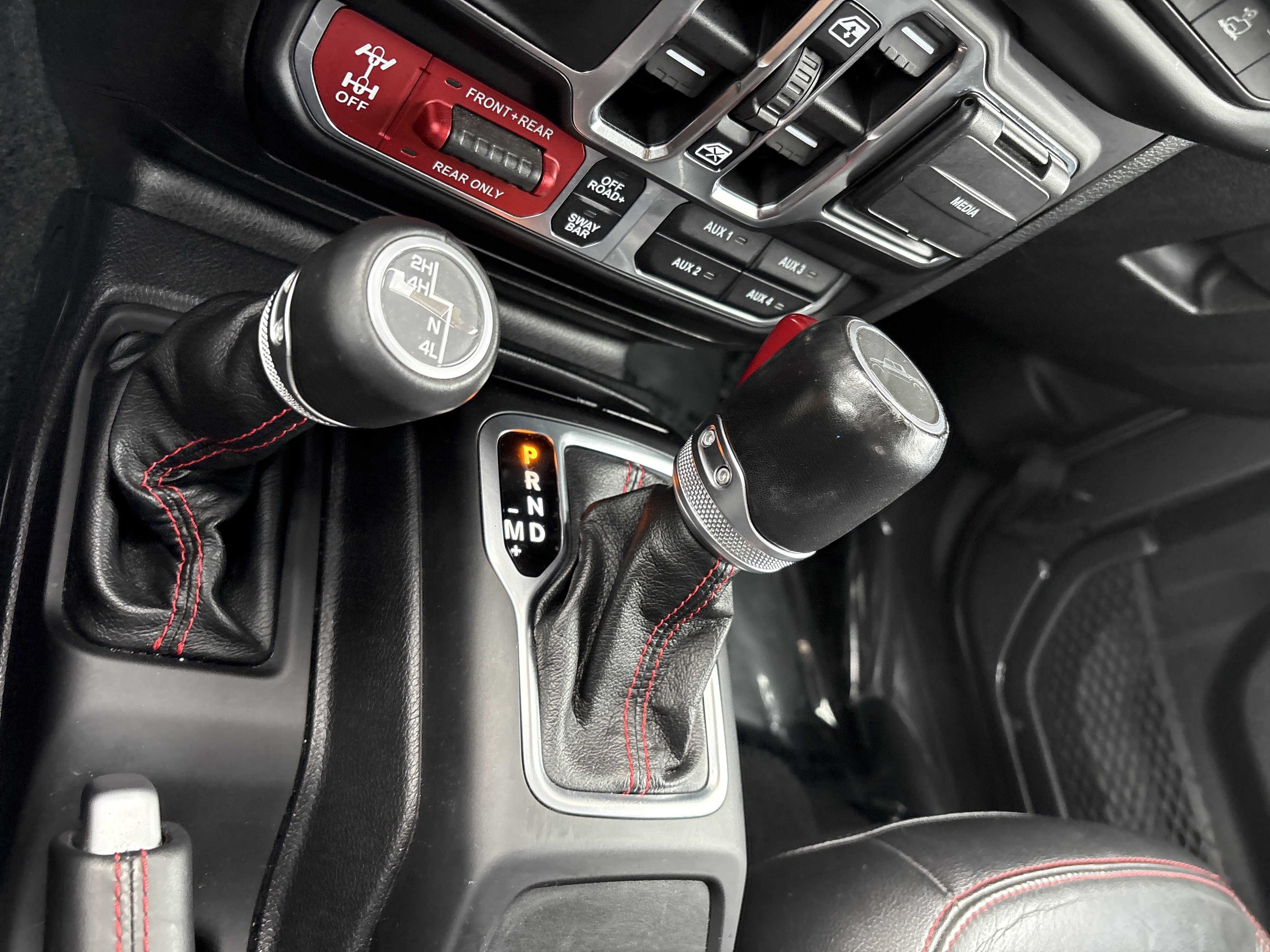 Used 2020 Jeep Gladiator Rubicon AWD/4WD image 32