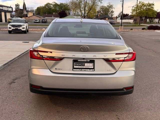 Used 2025 Toyota Camry LE FWD image 5