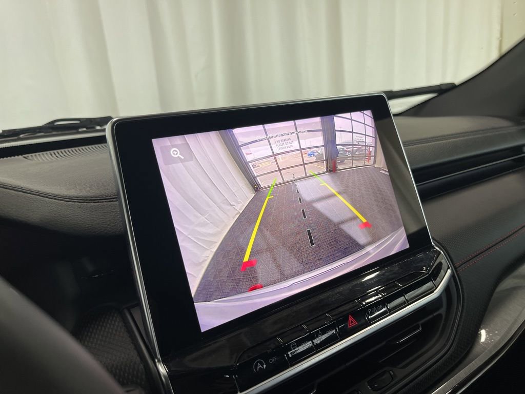 Used 2023 Jeep Compass Trailhawk w/ Trailhawk Convenience Group image 12