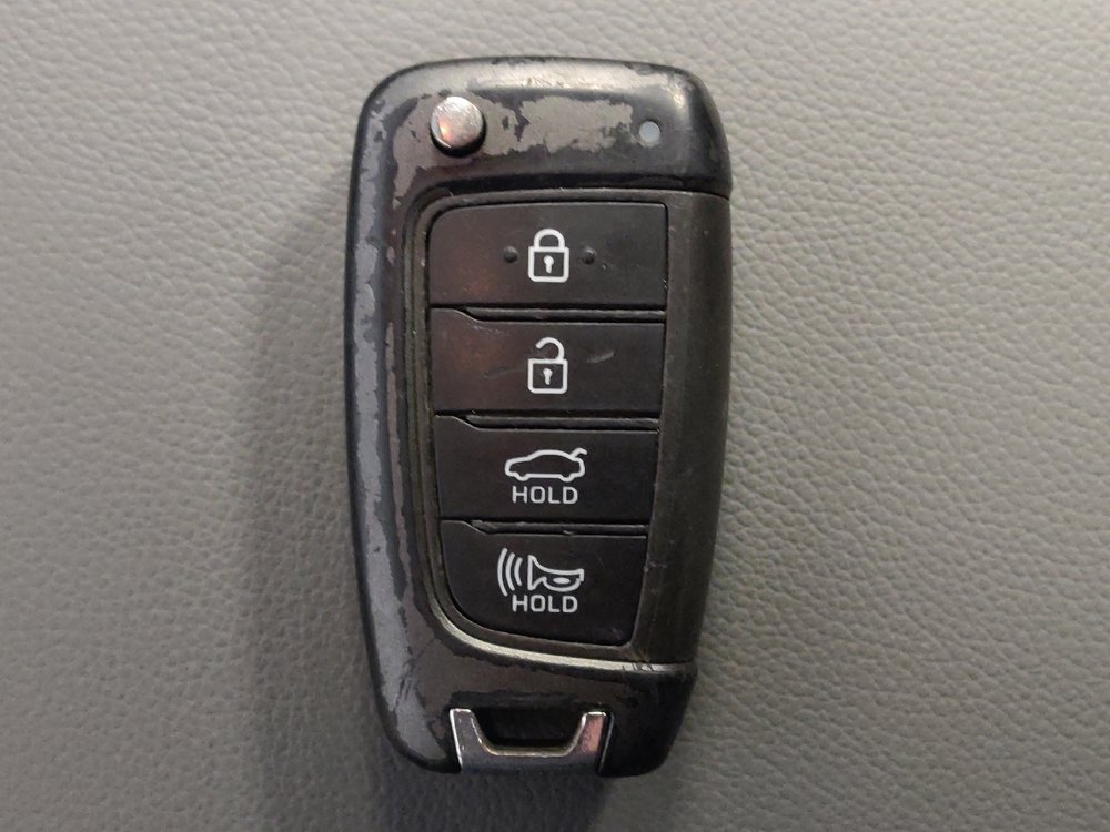 Used 2021 Hyundai Elantra SE FWD image 32