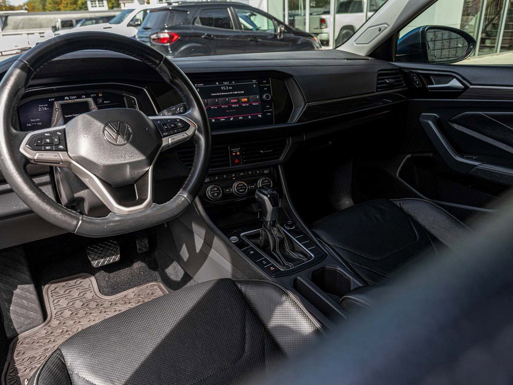 Used 2022 Volkswagen Jetta SEL image 16