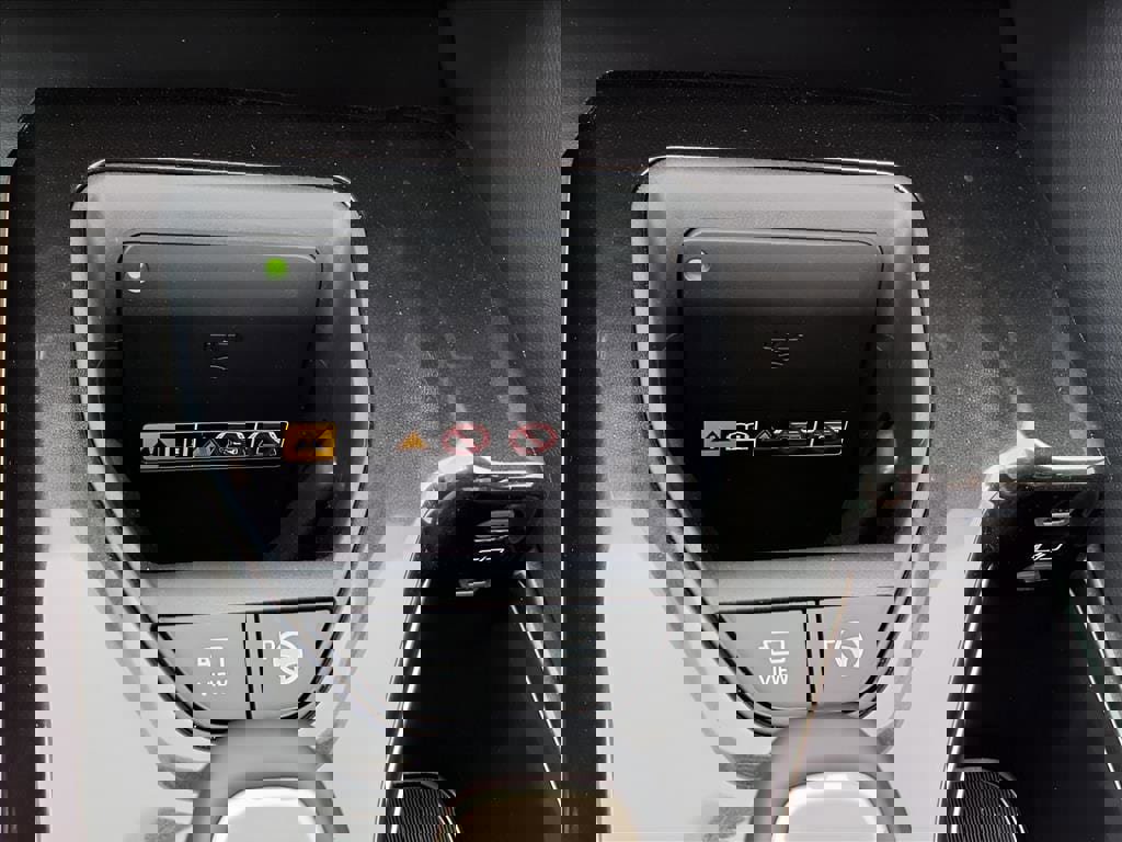 New 2025 Toyota Crown Platinum image 18