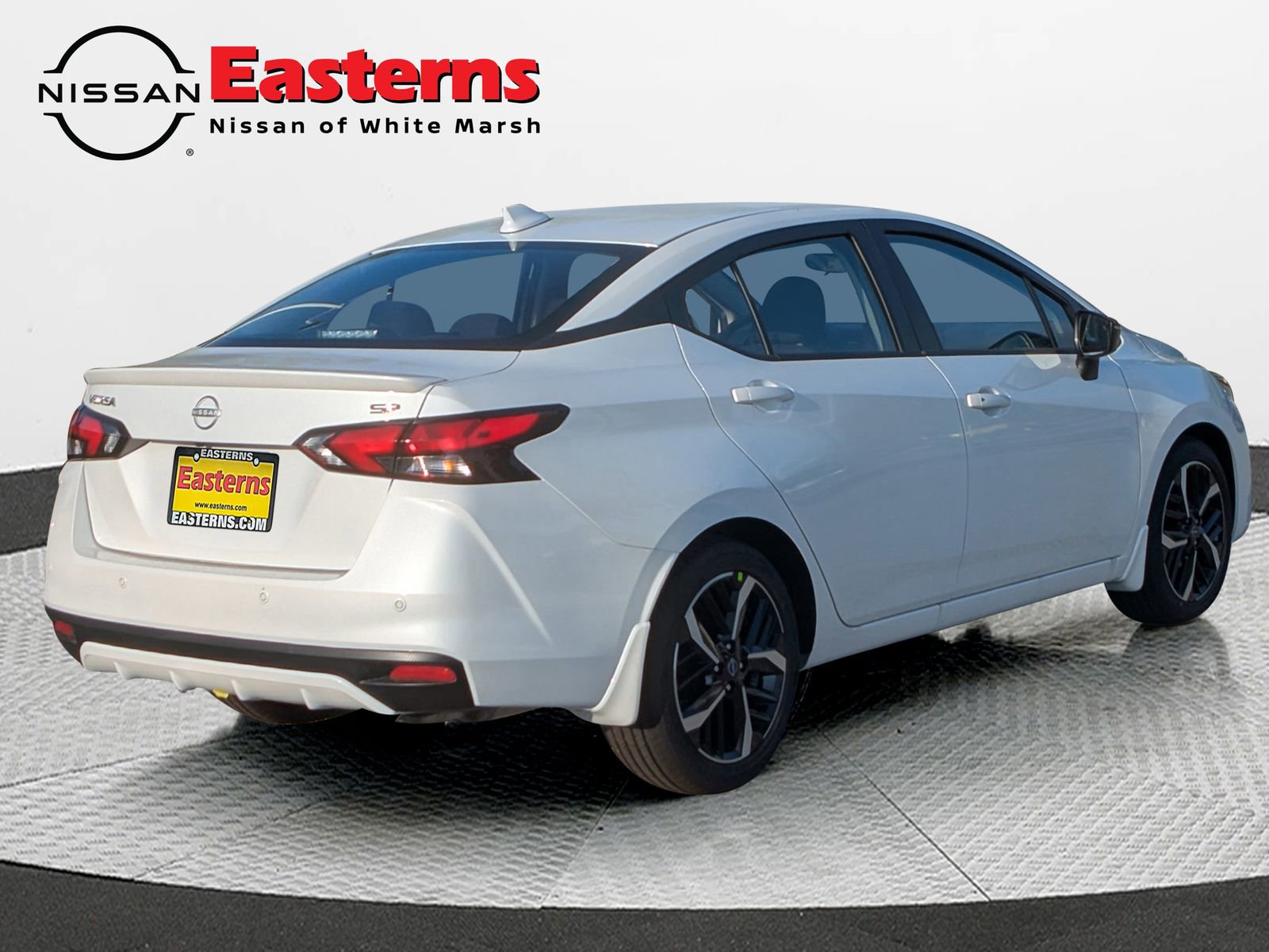 New 2025 Nissan Versa SR w/ Trunk Package image 6