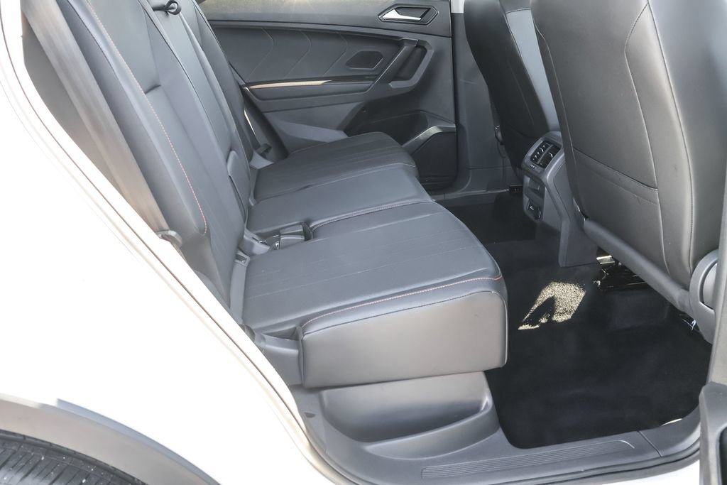 Certified 2024 Volkswagen Tiguan Wolfsburg Edition AWD/4WD image 33