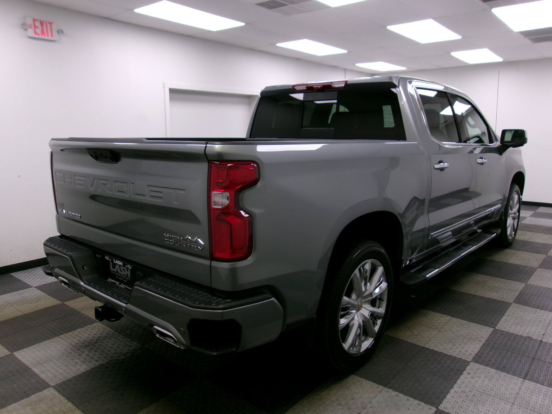 New 2026 Chevrolet Silverado 1500 High Country w/ Technology Package AWD/4WD image 14