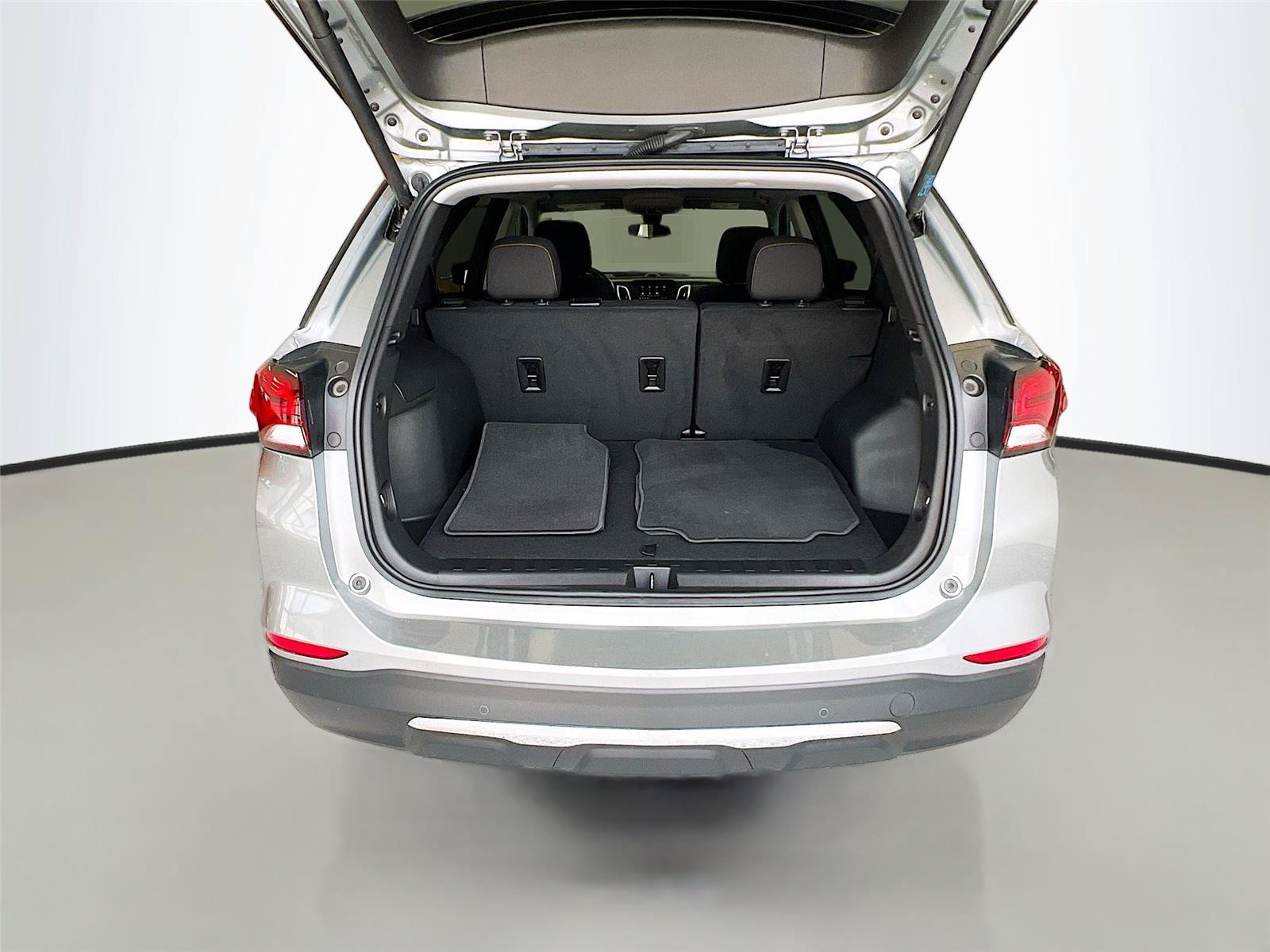 Used 2023 Chevrolet Equinox LT AWD/4WD image 24