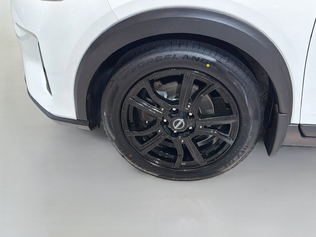 Used 2023 Nissan Kicks SR w/ SR Premium Package FWD image 25