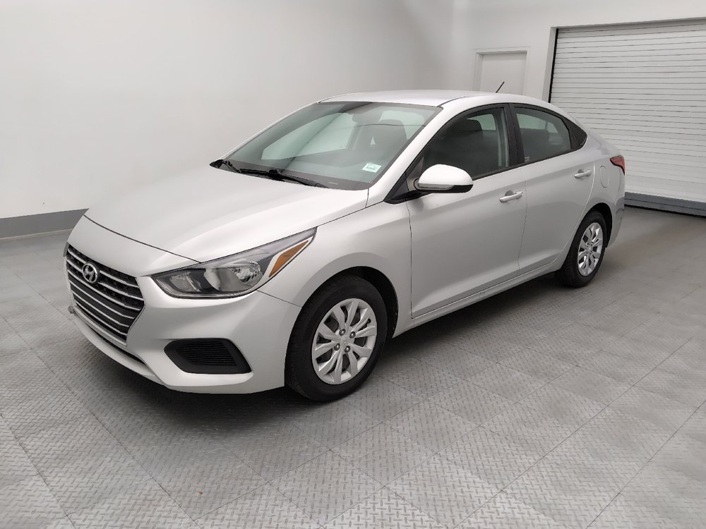 Used 2022 Hyundai Accent SE FWD image 2