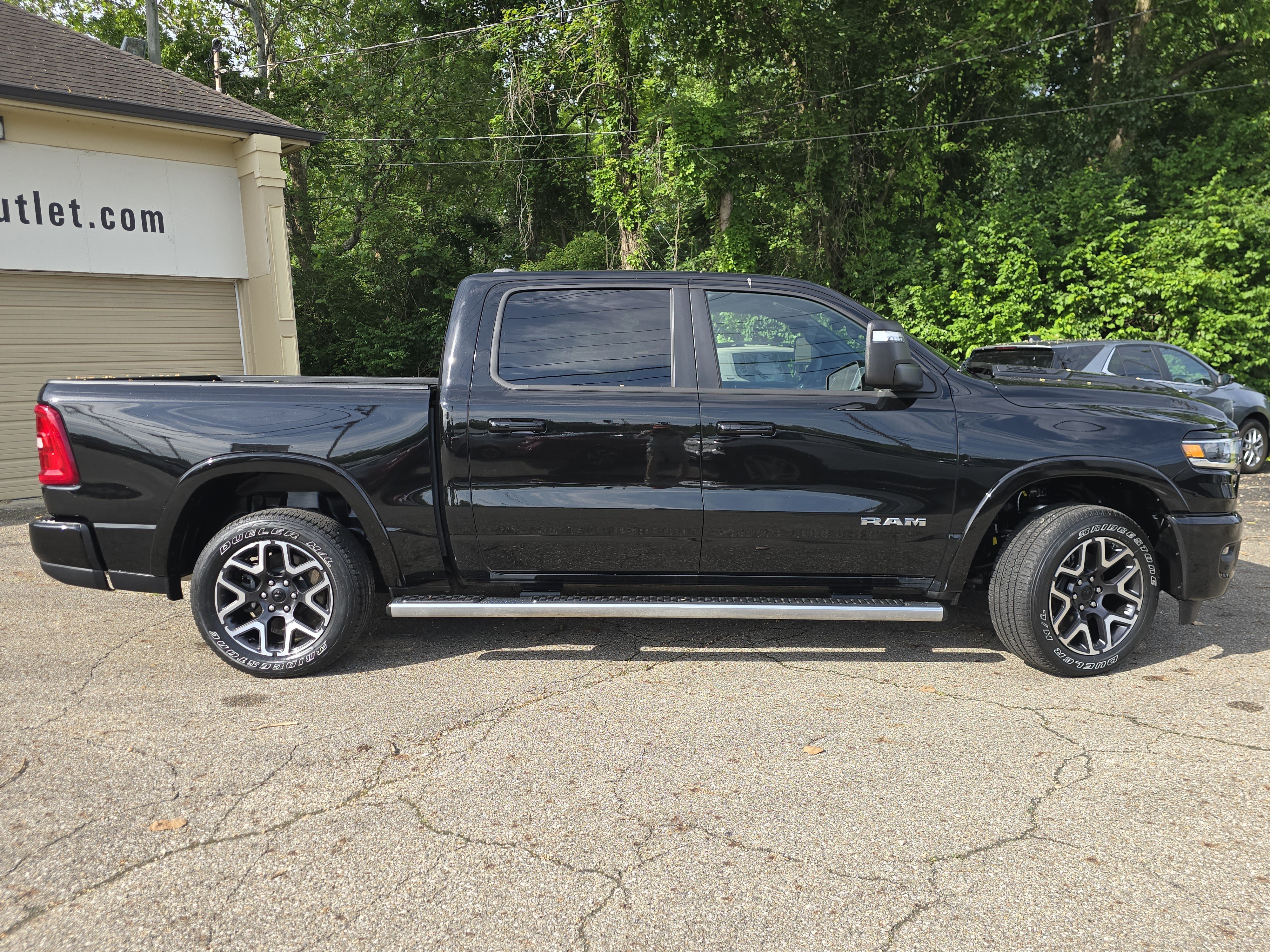 Used 2026 RAM 1500 Laramie w/ Sport Appearance Package AWD/4WD image 8