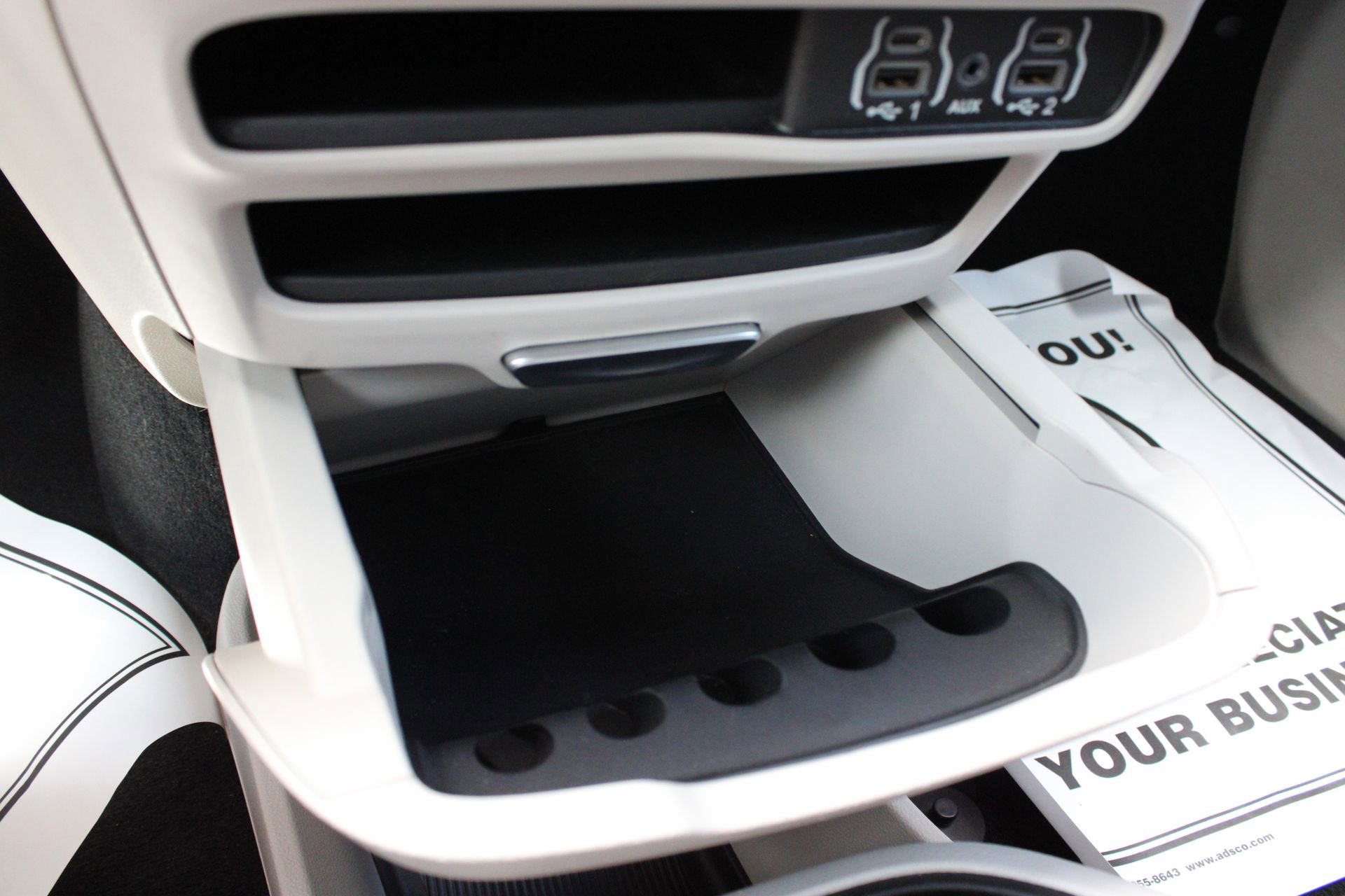Used 2024 Chrysler Pacifica Touring-L image 39