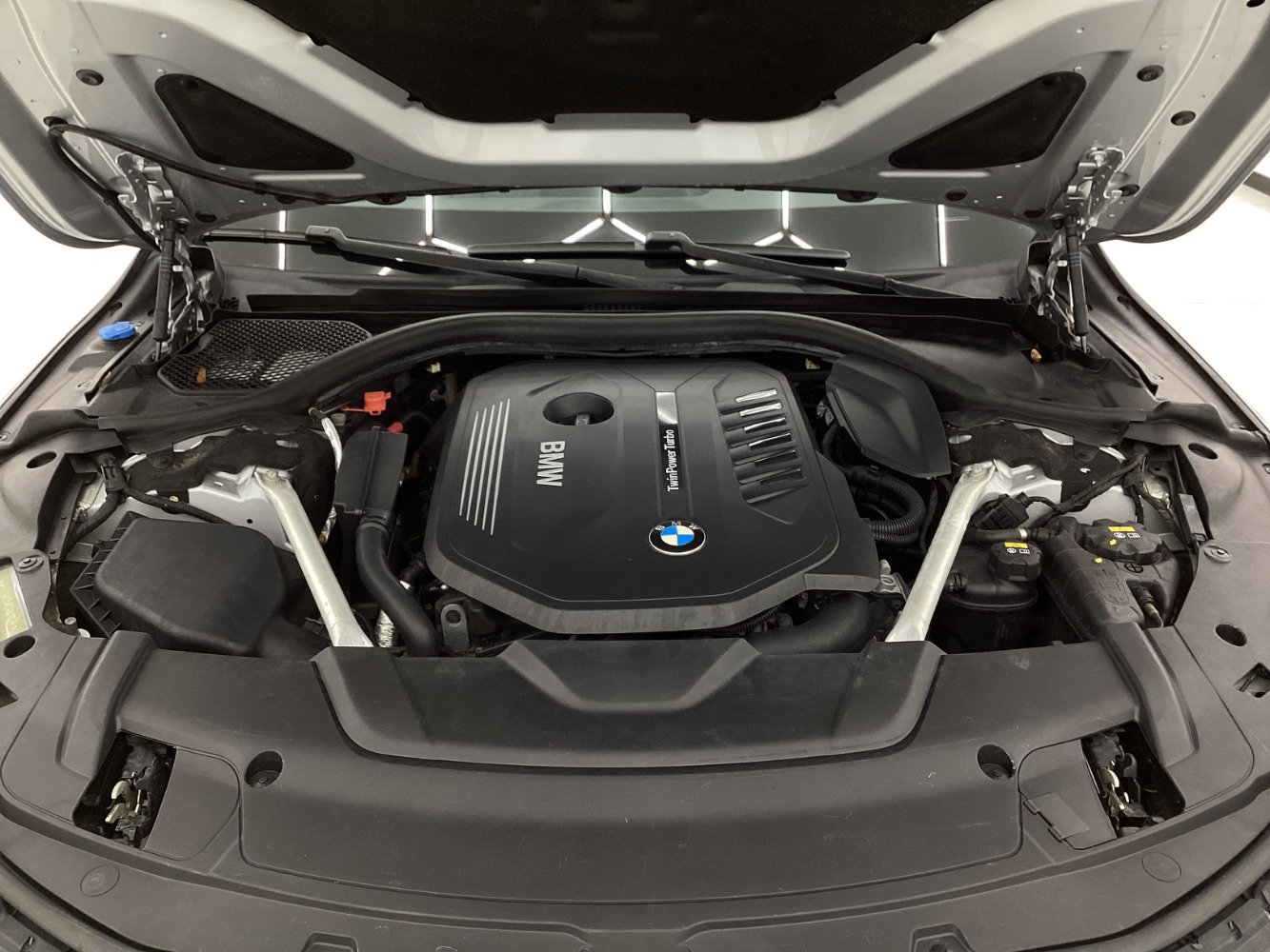 Used 2019 BMW 740i xDrive image 44