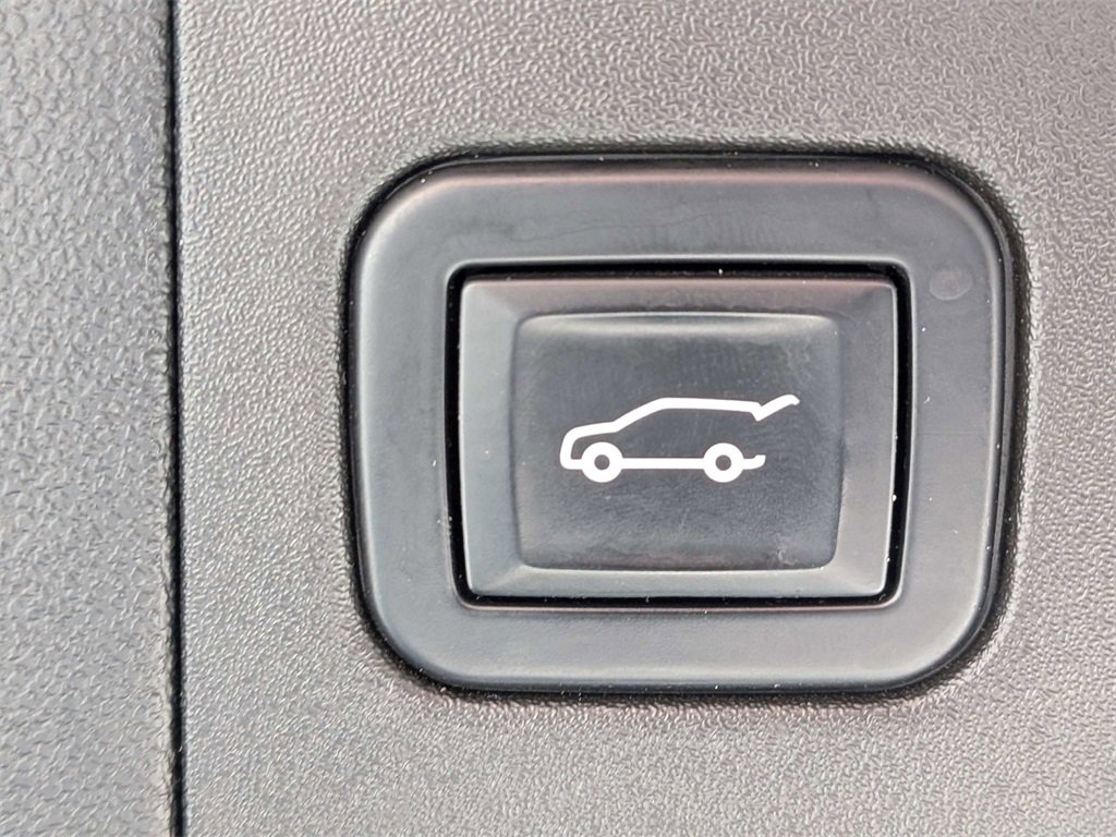 Used 2023 Cadillac XT5 Premium Luxury image 14