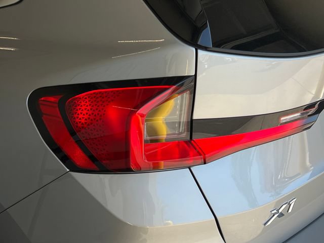 Used 2025 BMW X1 xDrive28i w/ Convenience Package AWD/4WD image 18